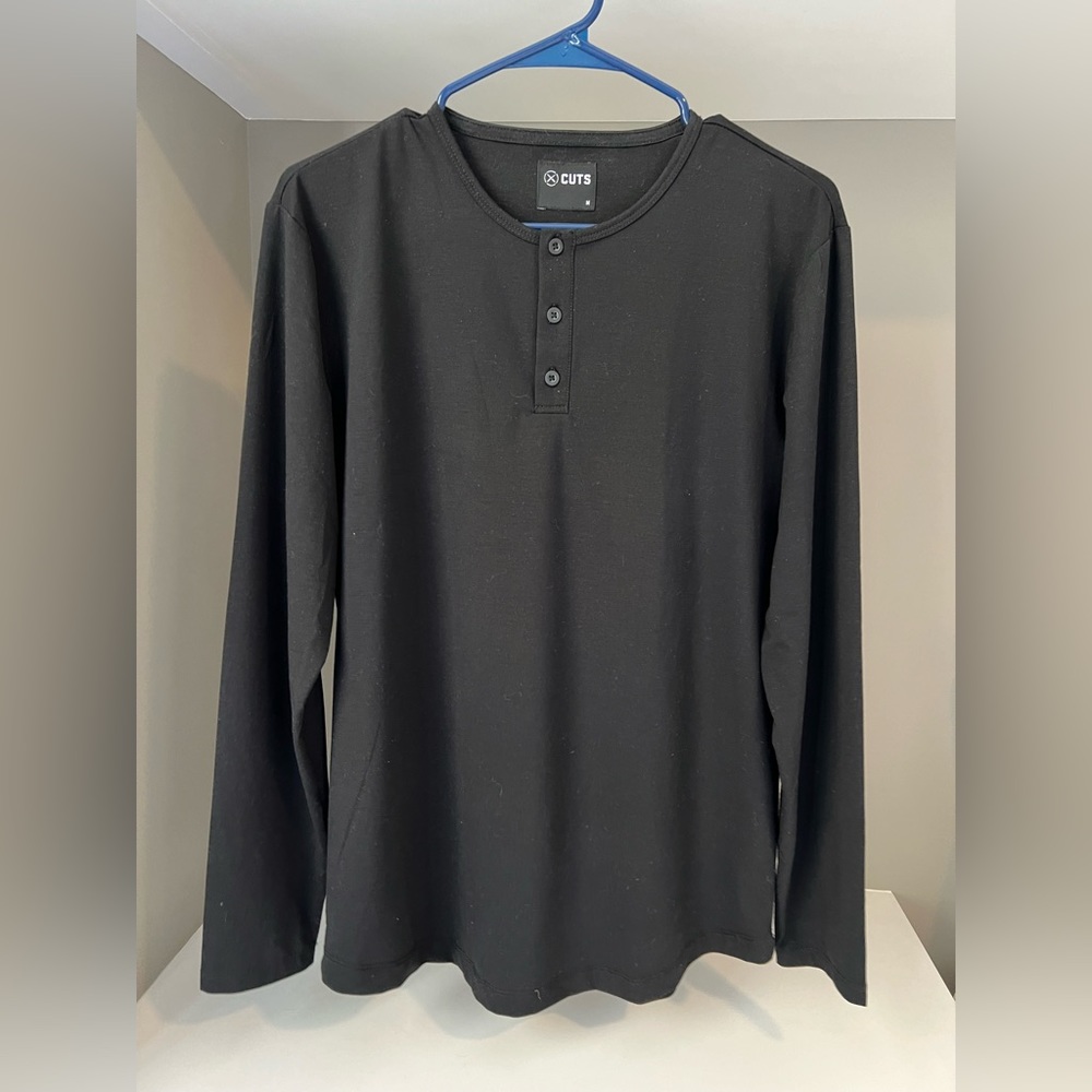 Cuts long sleeve henley